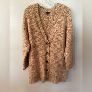 SPLENDID SIZE MEDIUM SOFT PLUSH OVERSIZED V NECK CARDIGAN SWEATER